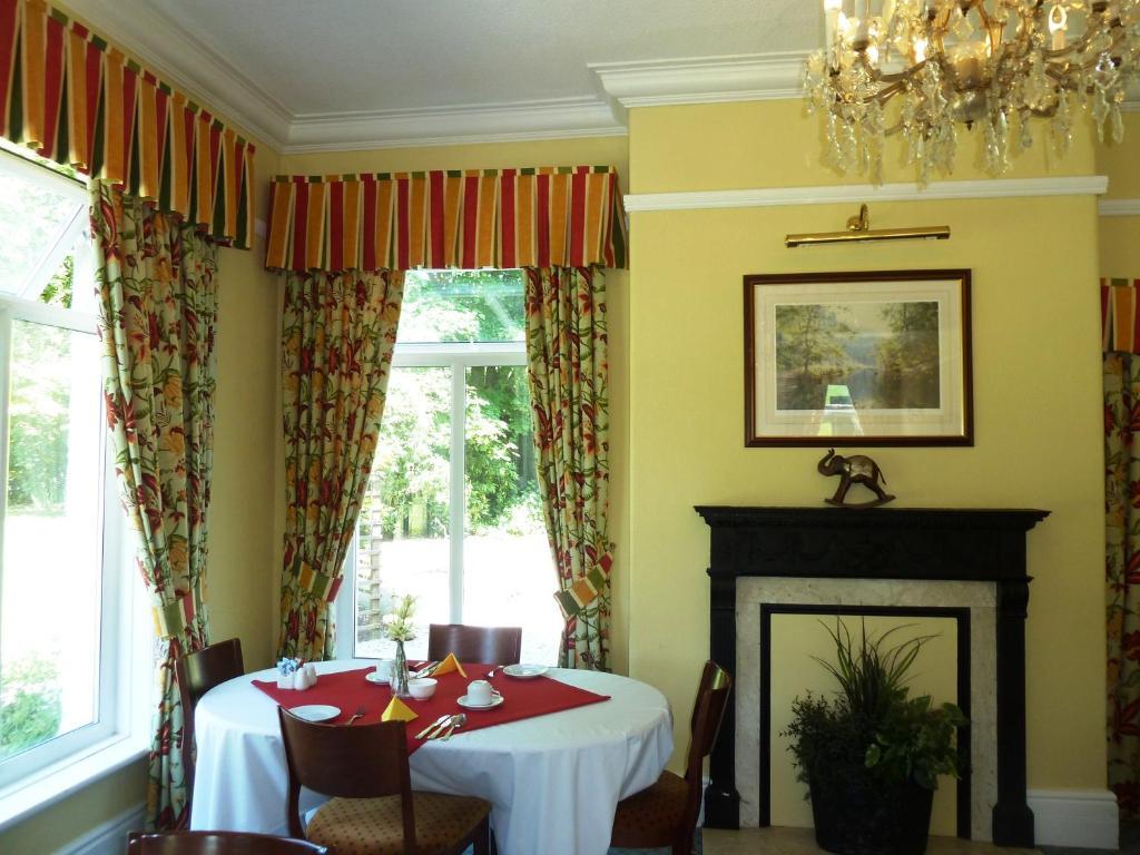 Newton House Hotel 앨스톤필드 외부 사진